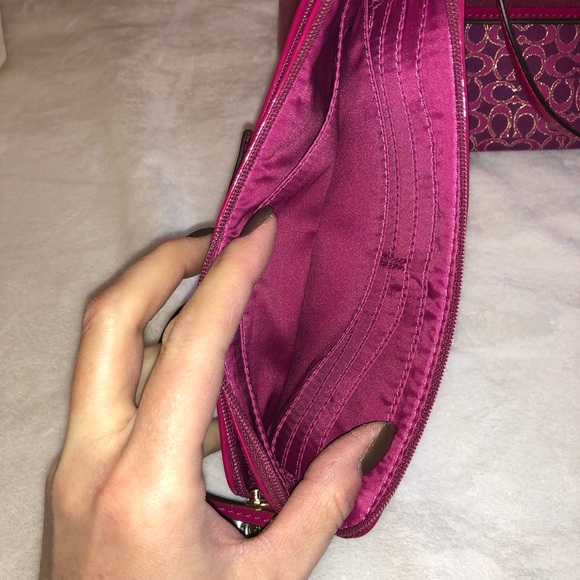 Coach EW Poppy Signature Satchel #26426 - Picture 3 of 8